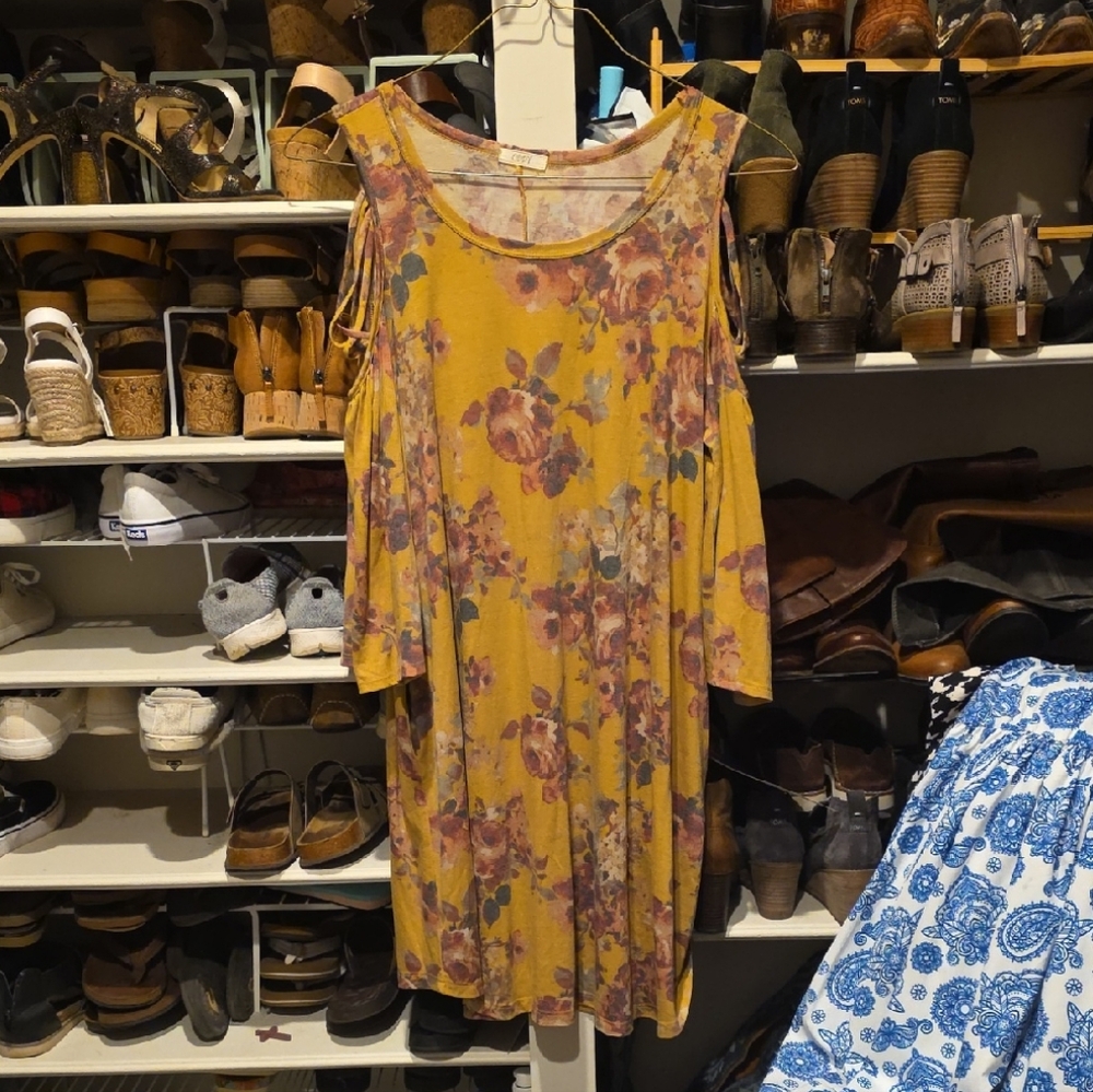 ByODDY Floral Print Midi.  Bell Sleeve With Criss Cross Detailed Cold Shoulder